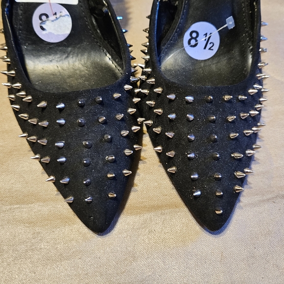 Steve Madden Womens Vala Studded/Spiked Pointed Toe Dress Heels size 8.5 - Picture 2 of 8